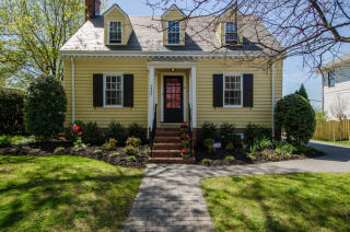 4932 34th St, Arlington VA  22207-2806 exterior