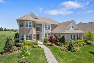 12801 Dunmoor Dr, Lemont, IL 60439-2736