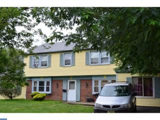 31 Medallion Ln, Willingboro, NJ 08046-2925