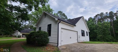 104 Blue Ridge Dr, Newnan, GA 30265-1394