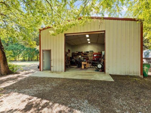 201 Bluebonnet Ct, Fort Worth, TX 76035-5832