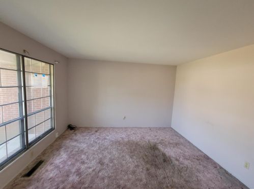 2498 Darlyn Dr, Fenton, MO 63026-2238
