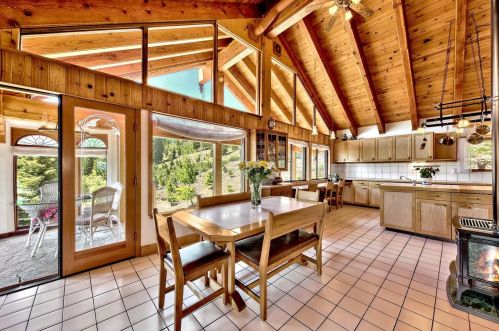 13308 Ski Slope Way, Truckee CA  96161-7005 exterior