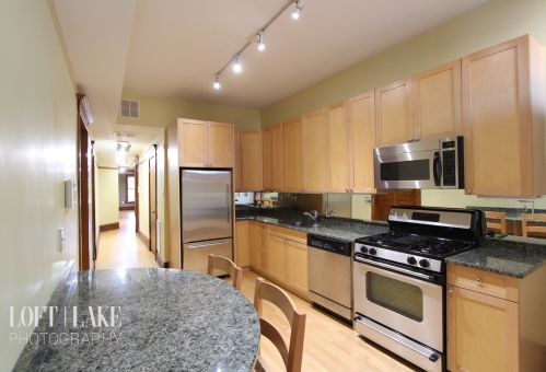 954 Cuyler Ave, Chicago, IL 60613-2115