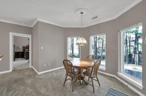 16 Westchester Dr, Conroe TX  77304-1144 exterior