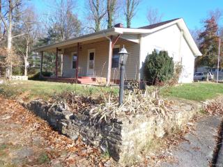 503 Siler Pl, Elizabethton, TN 37643-4155