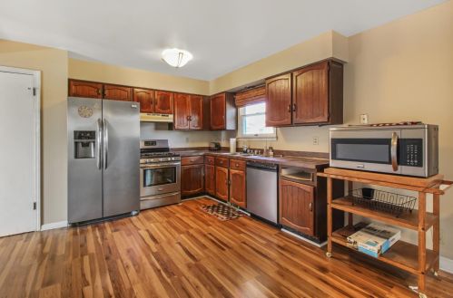 9815 Lincoln Ct, Crown Point, IN 46307-2427