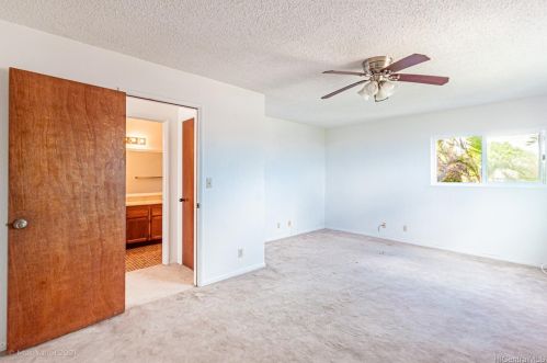 1043 Kaumoku St, Honolulu HI  96825-1307 exterior