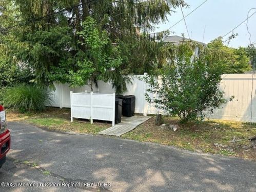 119-125 Wallace St, Tinton Falls NJ 07701-1808 exterior