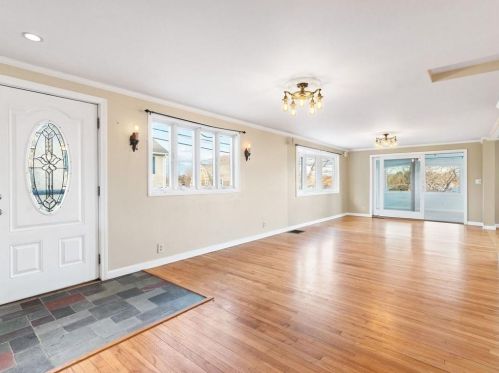 22 Harding Ave, Warren, RI 02885-2202