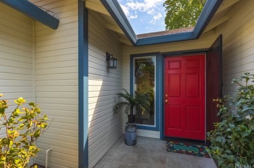 35 Edgewater Ct, Chico, CA 95928-3930