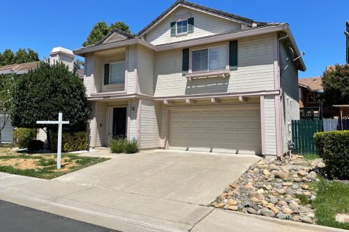 9437 Cross Fox Way, Elk Grove, CA 95758-1314