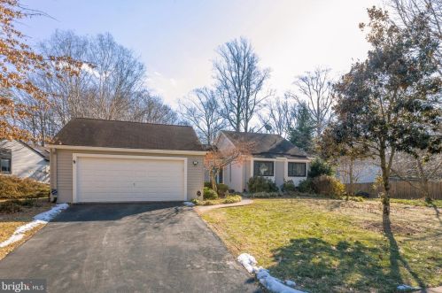 11807 Riders Ln, Herndon, VA 20191-4230