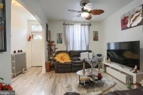 543 Strawberry St, Lancaster PA  17602-4466 exterior