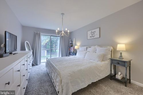 230 Parklawn Ct, Lancaster PA  17601-2660 exterior