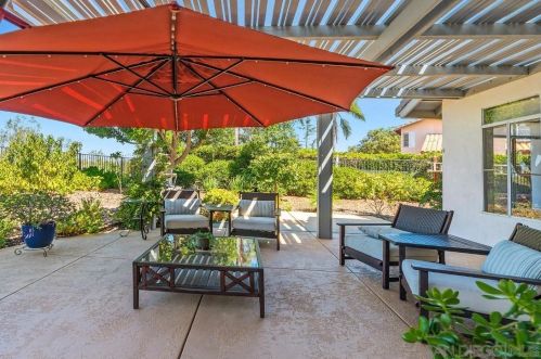 1597 Parkview Dr, Vista CA  92081-8750 exterior