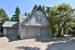 3041 Maricara St, Portland, OR 97219-6903