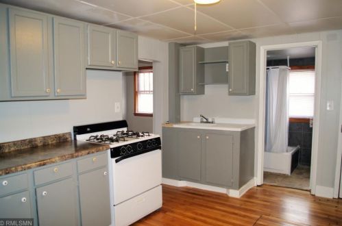 914 Armstrong Ave, Saint Paul MN 55102-3804 exterior