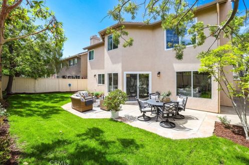 7 Rhode Is, Irvine CA  92606-1755 exterior