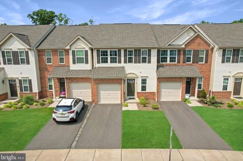 84 Sundance Dr, Trenton NJ  08619-3967 exterior