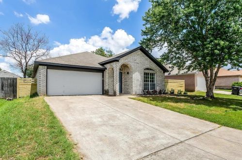 3720 Fleetwood Dr, Fort Worth, TX 76123-2396