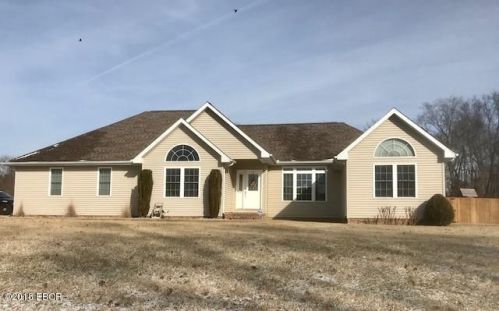 1112 Travis Ln, Carterville, IL 62918-5202