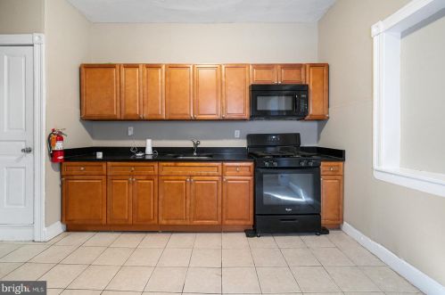 619 Chelten Ave, Philadelphia PA 19126-3825 exterior