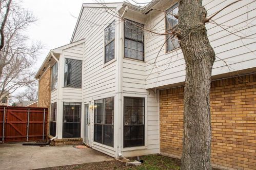 1921 Meadowview Ct, Carrollton TX 75010-4048 exterior