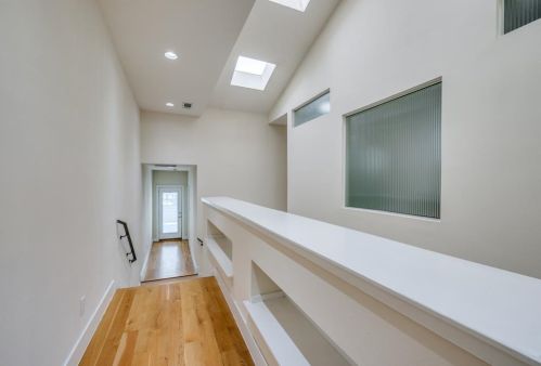 3705 Commerce St, Dallas TX  75226-1738 exterior