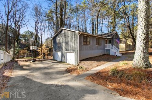 1692 Hillside St, Marietta, GA 30066-4176