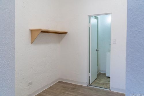 805 Bannister St, Honolulu HI  96819-3329 exterior