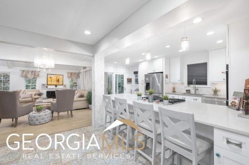 302 Hascall Rd, Atlanta GA  30309-2224 exterior