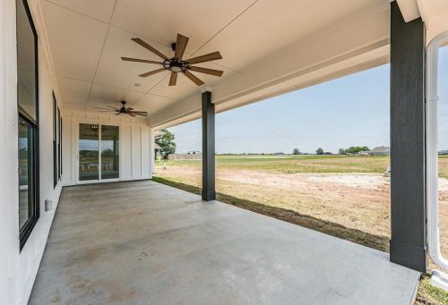 1319 Palomino Trl, Angleton TX 77515-9682 exterior