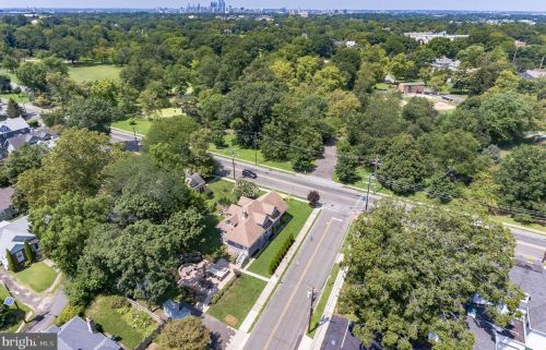 300 Collings Ave, Camden NJ 08107-1738 exterior