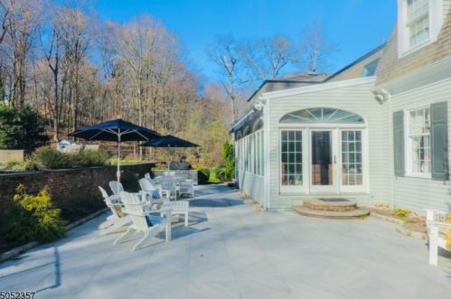 8 Brookvale Rd, Kinnelon, NJ 07405-2272
