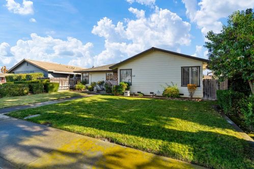 2112 Gateway Cir, Lodi, CA 95240-6731