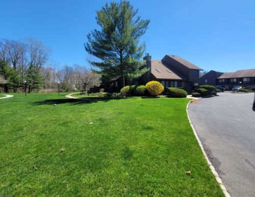 256 Westgate Dr, Edison, NJ 08820-1166