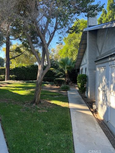 9070 Chaucer Cir, Riverside, CA 92503-5739