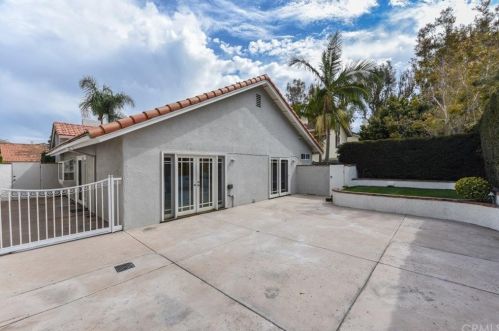 12 Campanero, Irvine CA  92620-1821 exterior