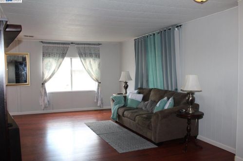 28822 Granada Dr, Hayward, CA 94544-6259