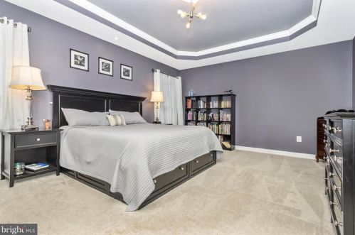 8 Farmstead Pl, Middletown MD  21769-7742 exterior