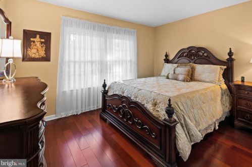 16 Ronit Dr, Trenton NJ 08628-2225 exterior