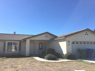 225 Boardagary Ln, Coalinga, CA 93210-2596