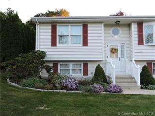 57 Johl Dr, Groton, CT 06340-4520