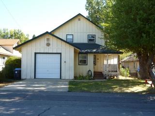 410 Fir Way, Peninsula Village, CA 96137