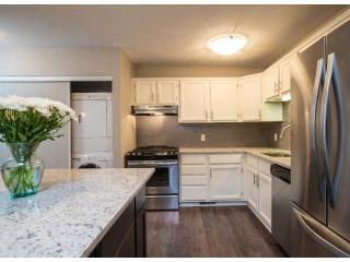 6141 Concord Hill Ln, Hopkins, MN 55345-6093