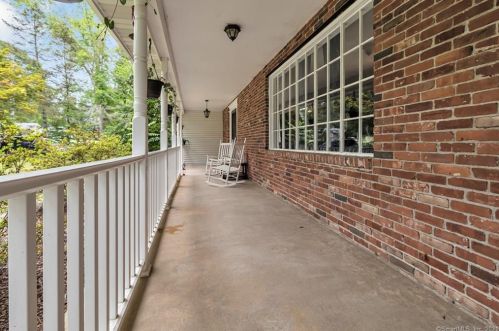 24 Morgan Dr, Wallingford CT  06492-2641 exterior