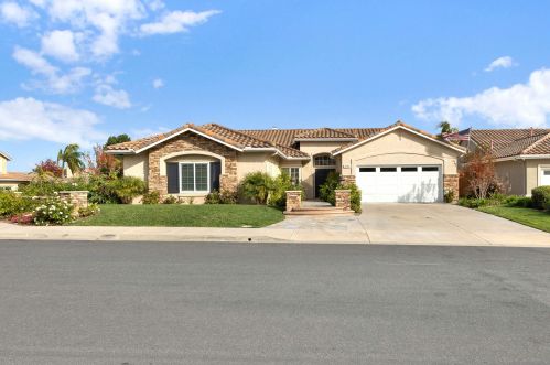 5197 Mertensia St, Oceanside, CA 92056-7272