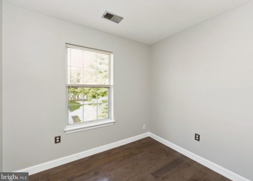7424 Wilma Ln, Lorton, VA 22079-1548