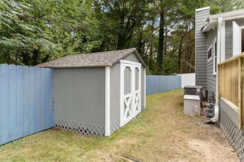 1609 Bridgeport Dr, Atlanta GA  30318-3331 exterior